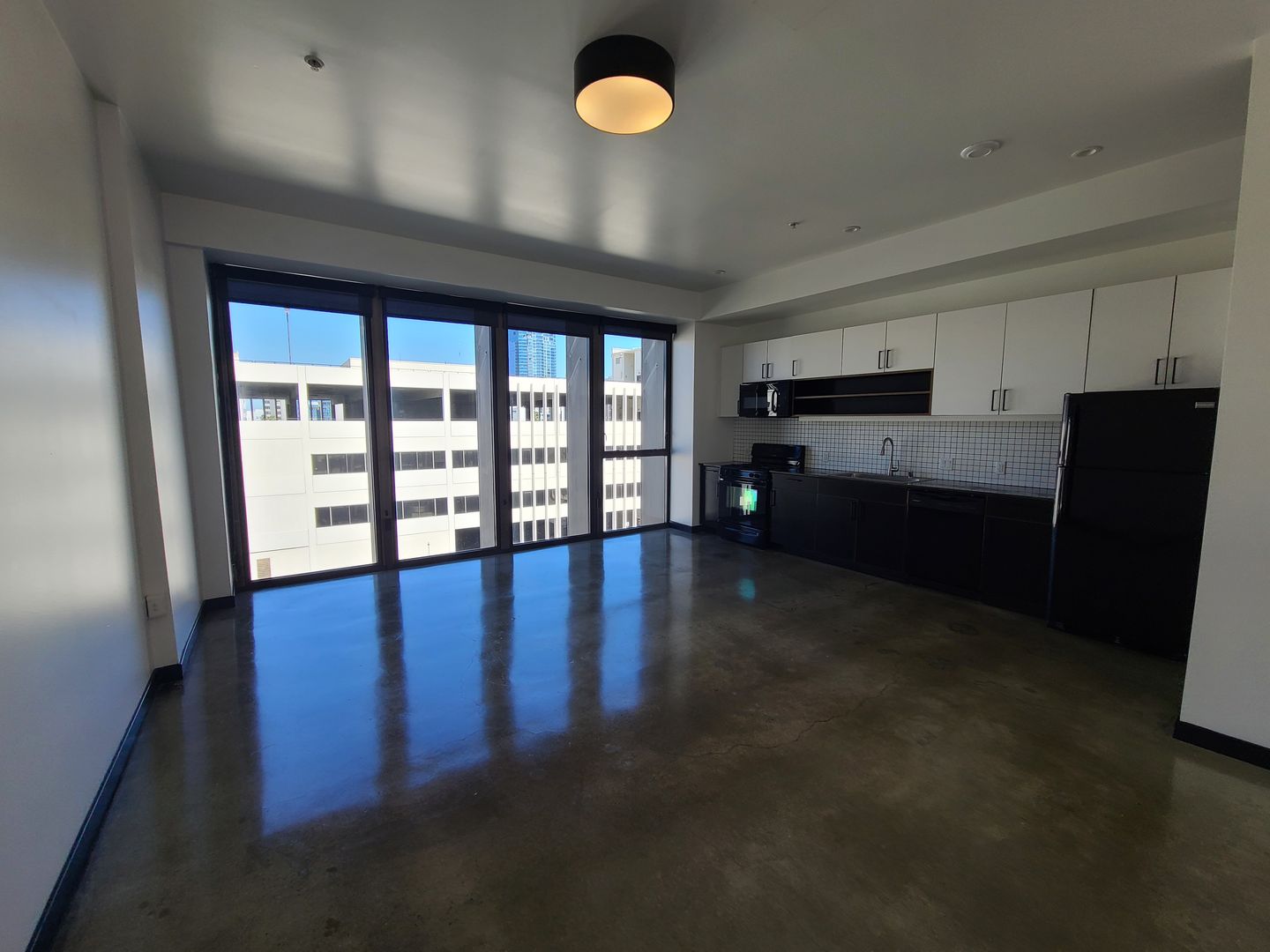 Long Beach Apartment: 100 Long Beach Blvd.
