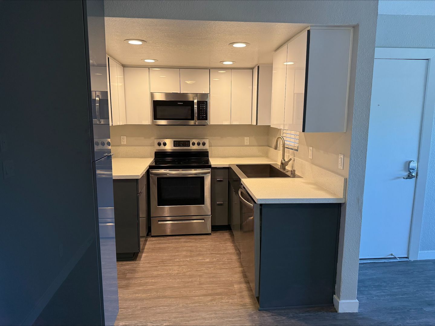 Riverside Apartment: 3900 Fir Tree Drive