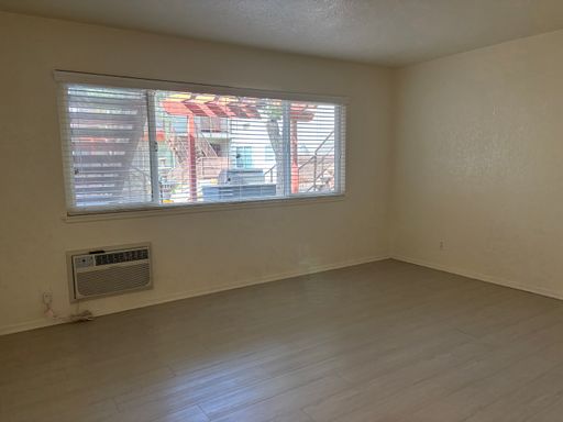 Lakewood Manor | Studio | Downstairs
