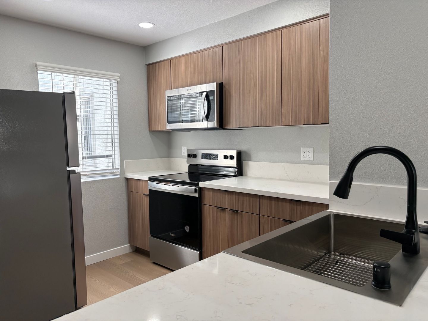 Costa Mesa Apartment: 2855 Pinecreek Drive
