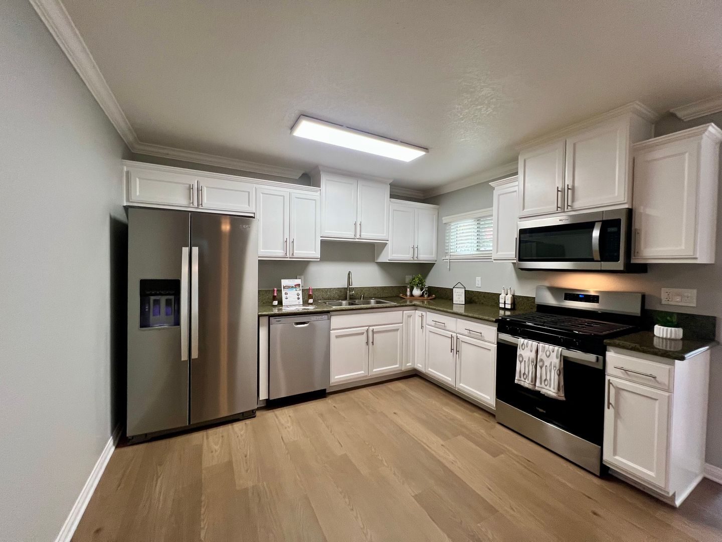 Garden Grove Apartment: 13884 Euclid Avenue