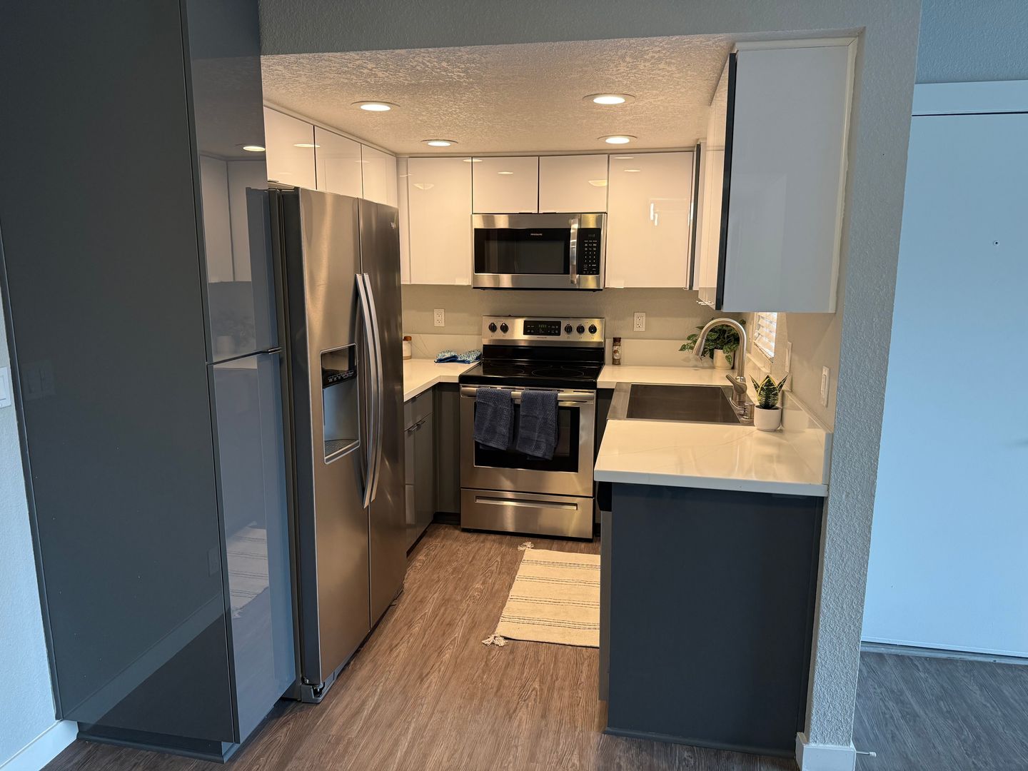 Riverside Apartment: 3900 Fir Tree Drive