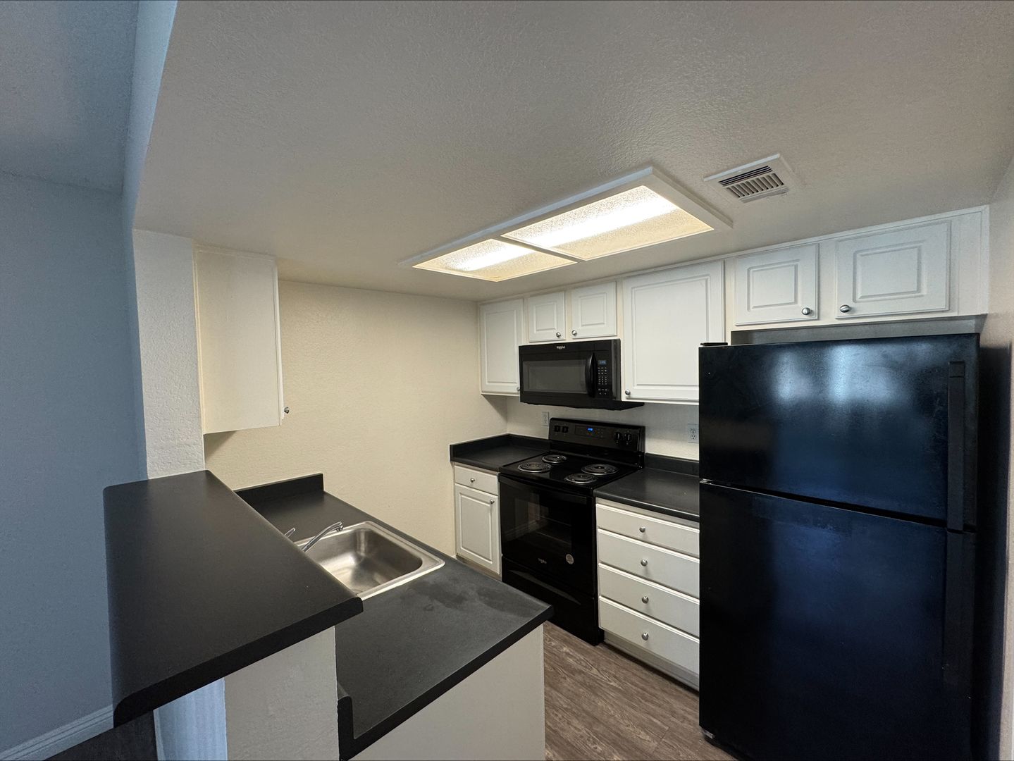 Riverside Apartment: 3957 Pierce Street