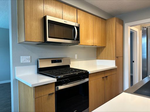 Fair Oaks | 1 Bed 1 Bath | Upstairs