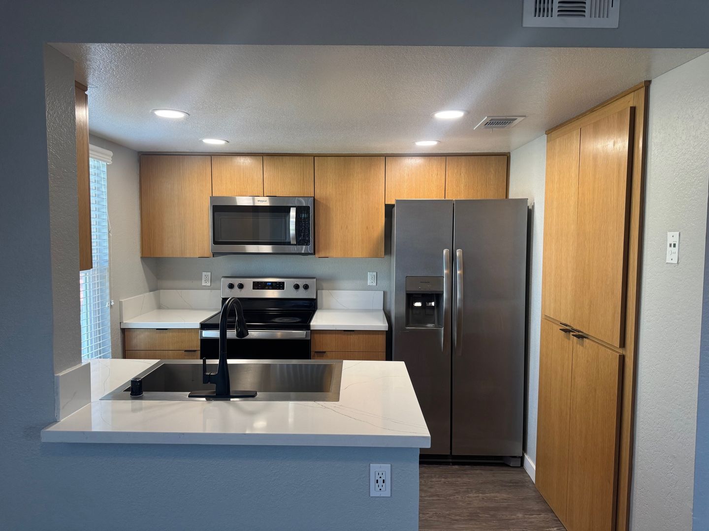 Riverside Apartment: 3957 Pierce Street