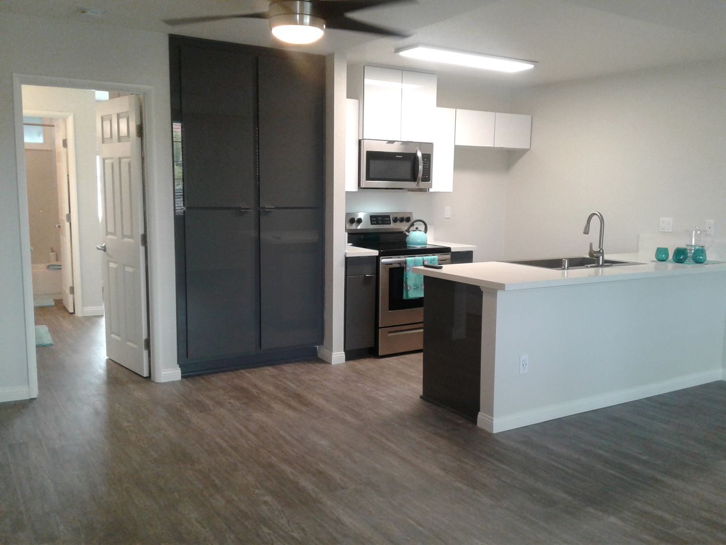 La Habra Apartment: 600 N. Harbor Blvd.