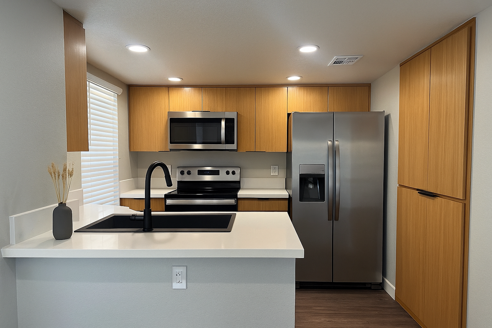 Riverside Apartment: 3957 Pierce Street