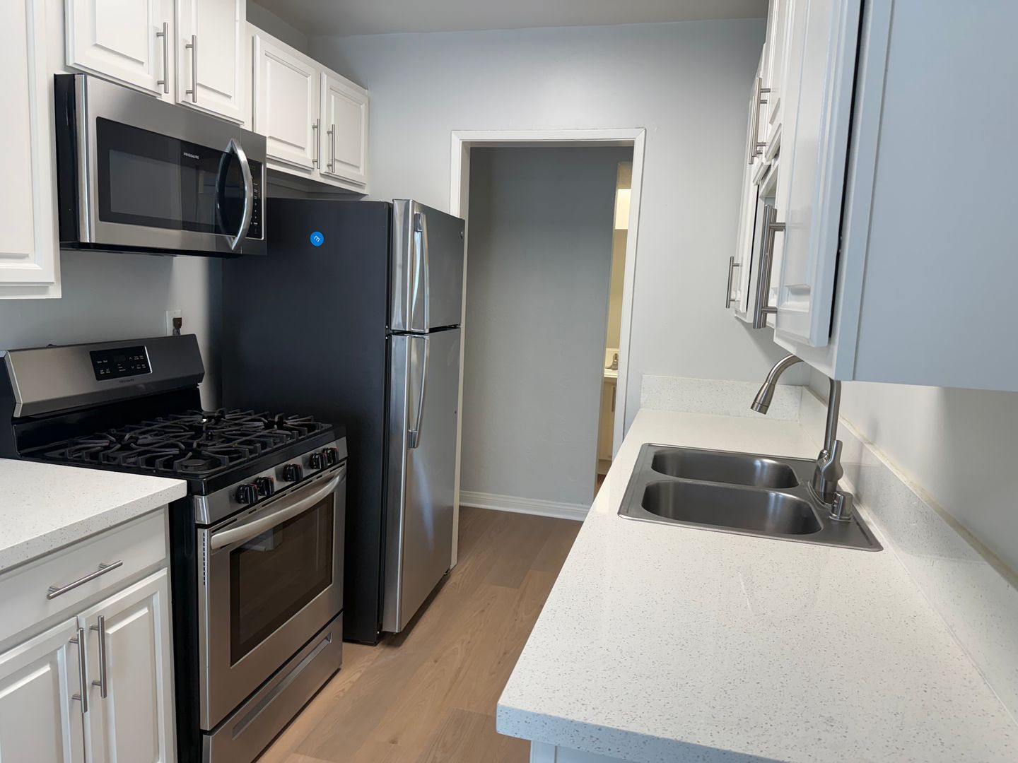 Anaheim Apartment: 2965 E. Jackson