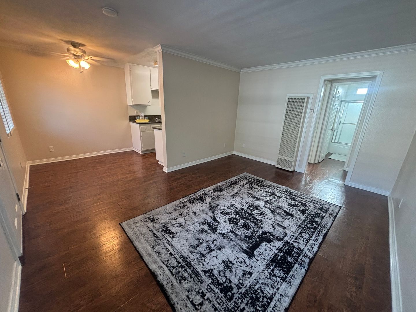 Norwalk Apartment: 10853 Firestone Blvd.