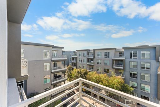 Stadium House | 1 Bed 2 Bath + Study | 4th Floor – photo 1