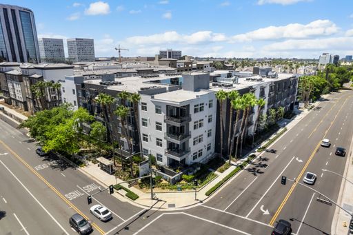 Axis 2300 | Newport Beach Premier | 2 Bed 3 Bath – photo 1