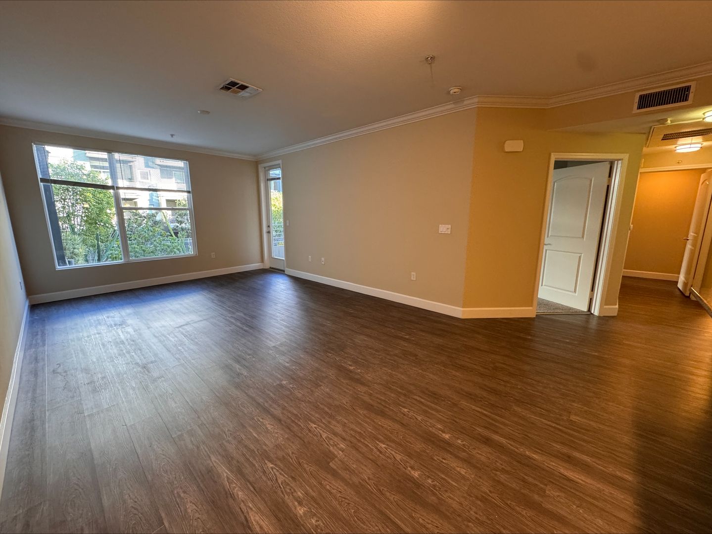 Anaheim Apartment: 2100 E. Katella Avenue