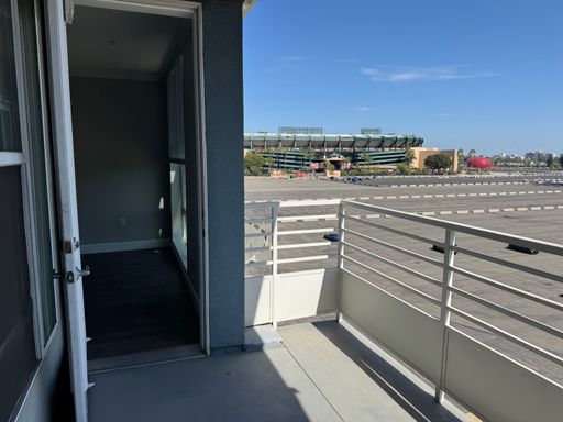 Stadium House | 1 Bed 2 Bath + Study | 5th Floor – photo 1