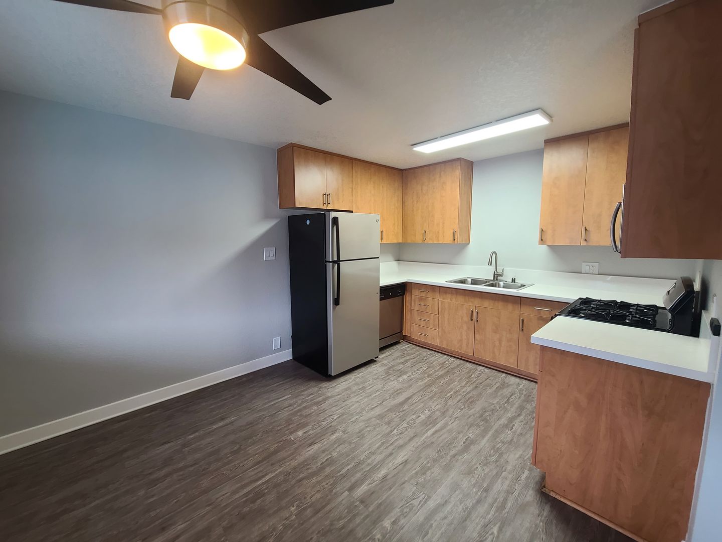 Long Beach Apartment: 1718 Ximeno Avenue