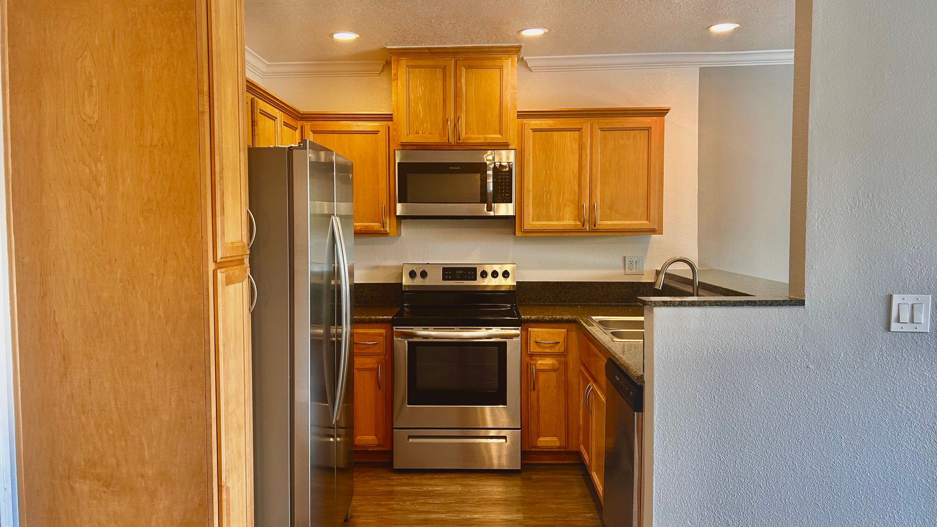 Anaheim Apartment: 2828 W. Ball Road