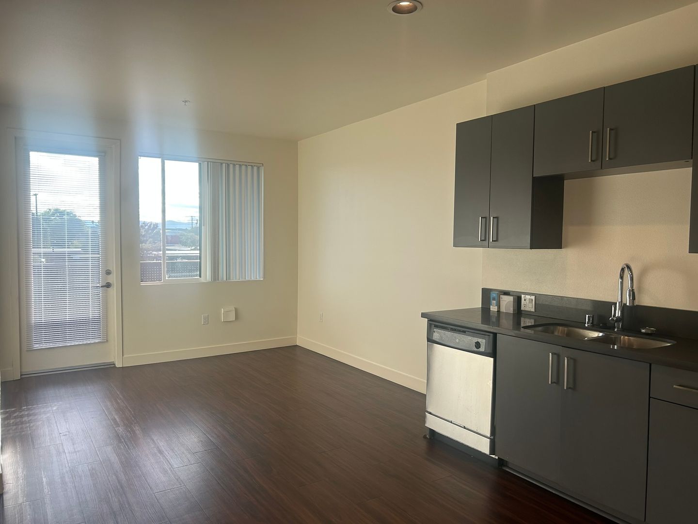 Riverside Apartment: 3050 Mission Inn Avenue