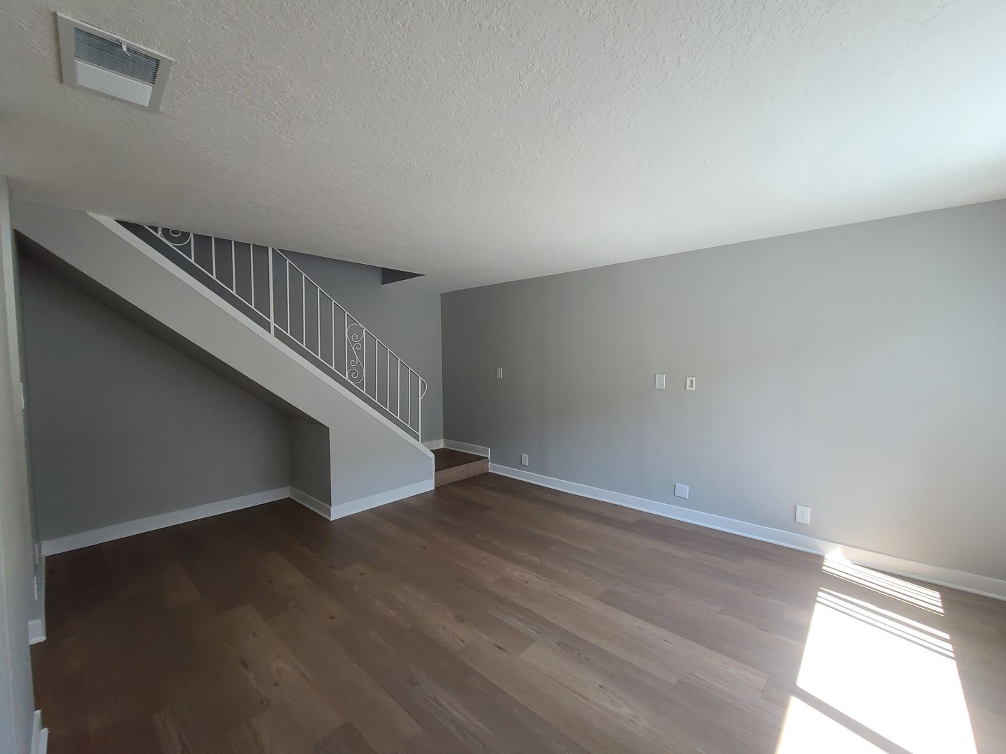 Long Beach Apartment: 1718 Ximeno Avenue