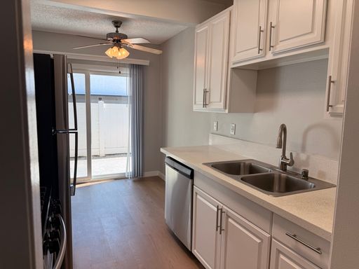 The Jackson | The Anaheim | 1 Bed 1 Bath | Downstairs – photo 1