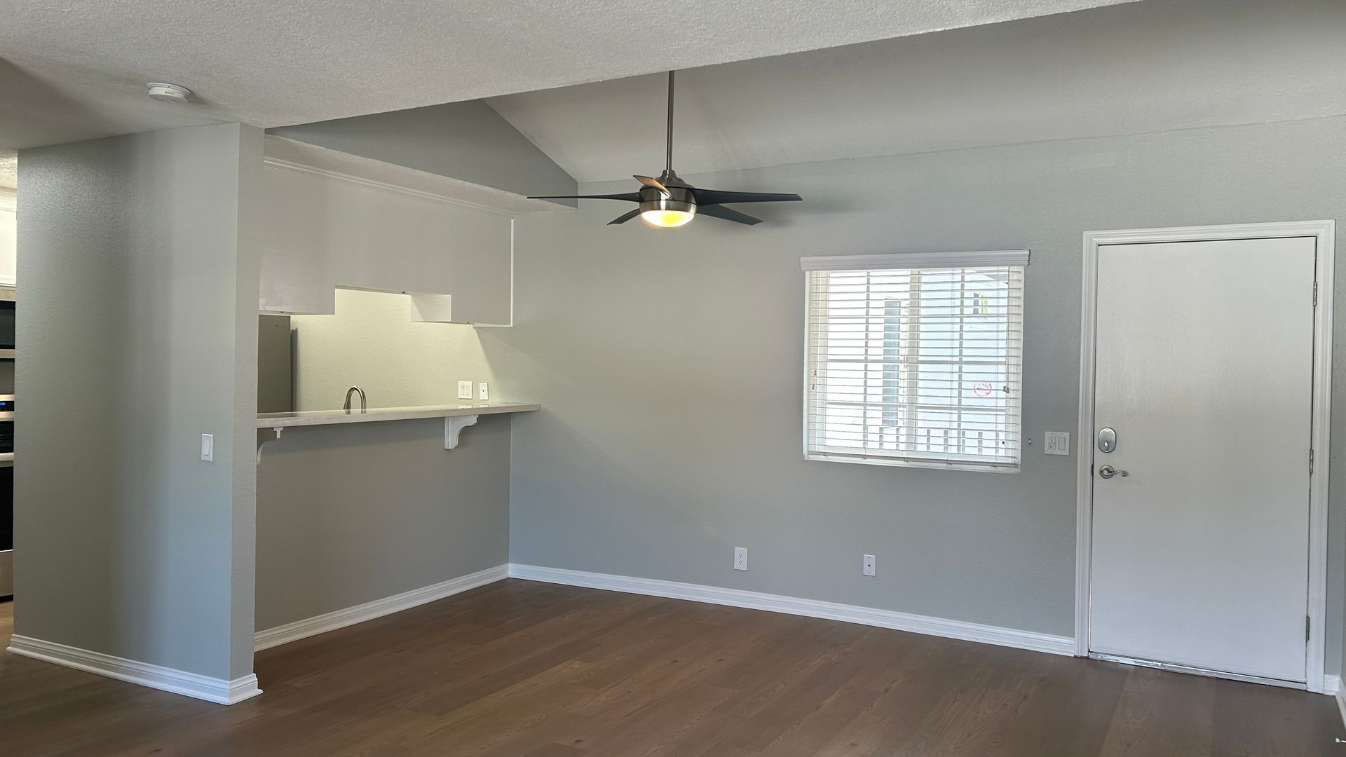 Anaheim Apartment: 2880 W. Ball Road