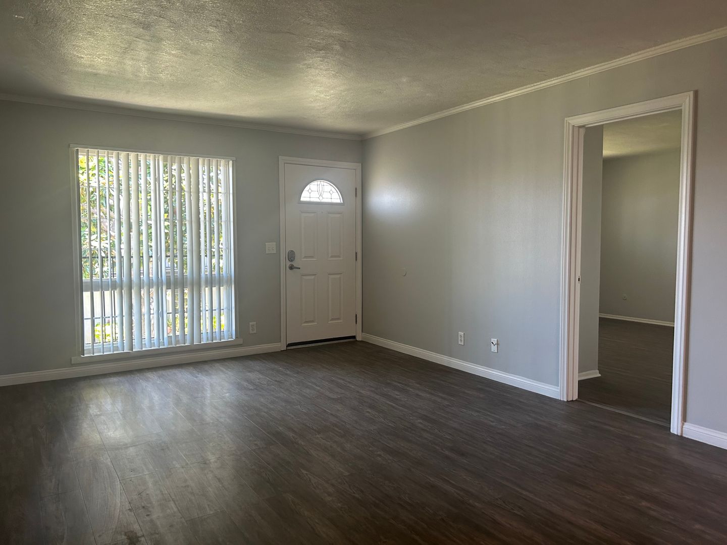 Santa Ana Apartment: 811 S. Fairview