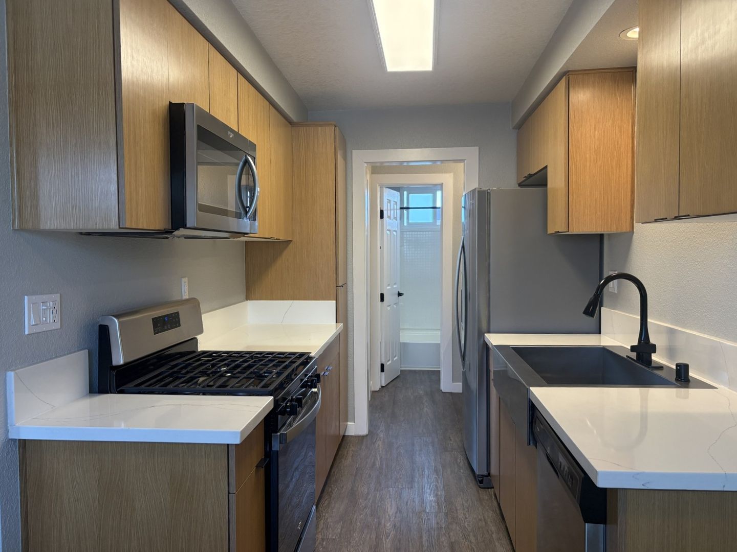 La Habra Apartment: 360 S. Idaho Street
