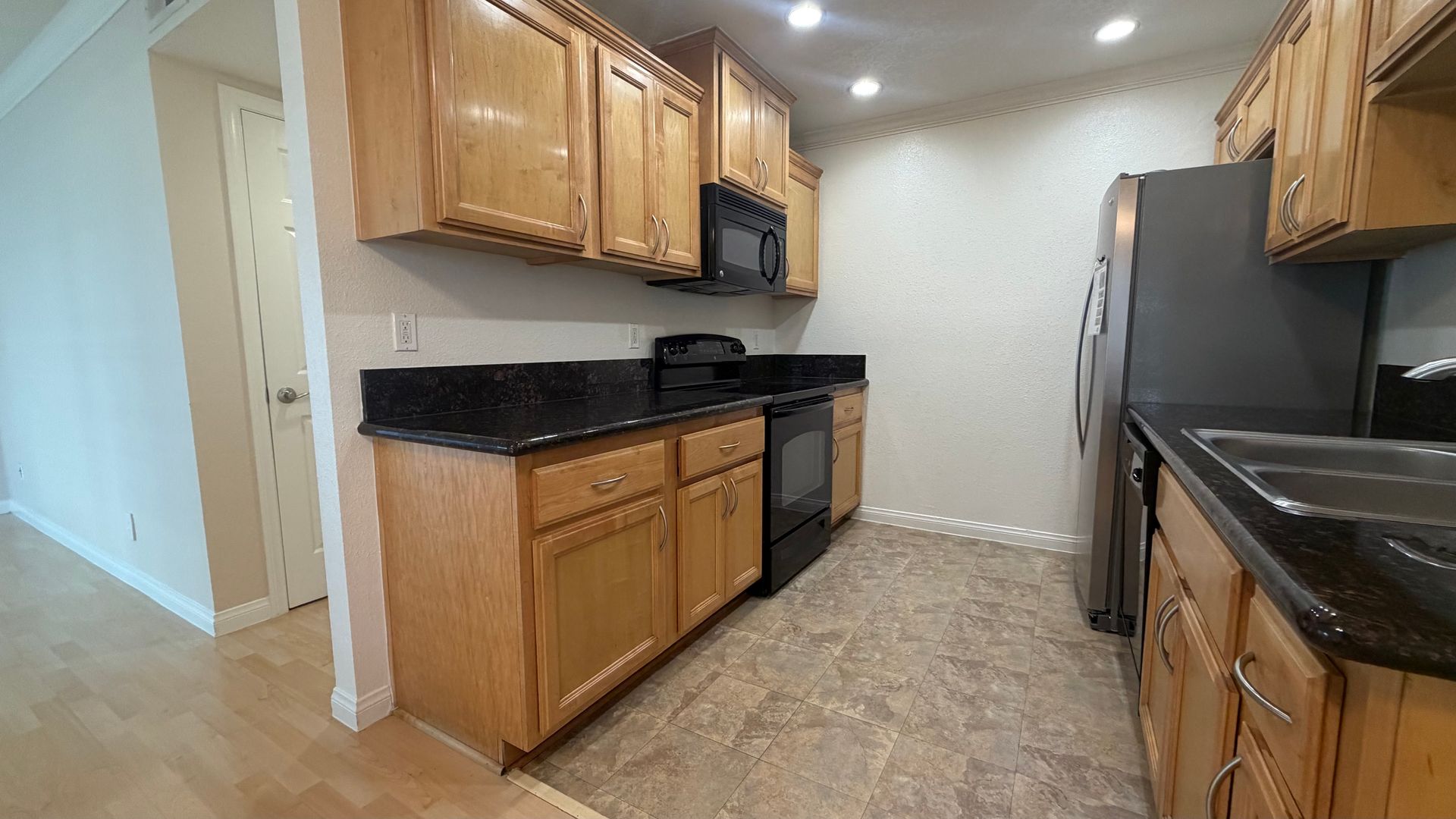 Bellflower Apartment: 14500 McNab Avenue