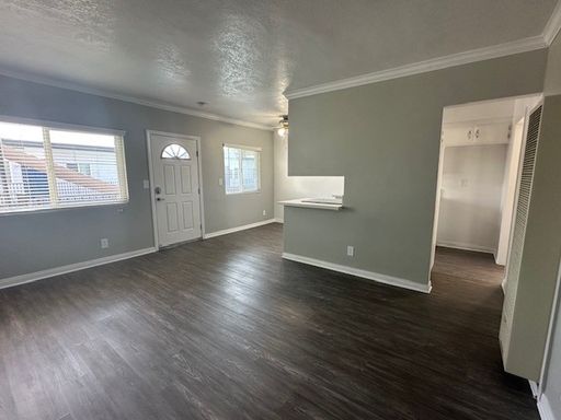 Four Seasons | 1 Bed 1 Bath | Upstairs – photo 1