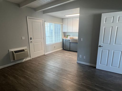 Villa Del Sur | 1 Bed 1 Bath | Upstairs – photo 1