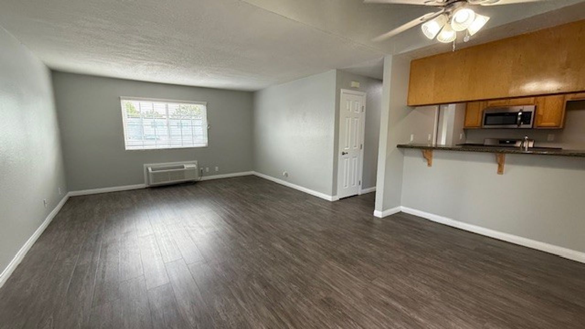 Anaheim Apartment: 2880 W. Ball Road