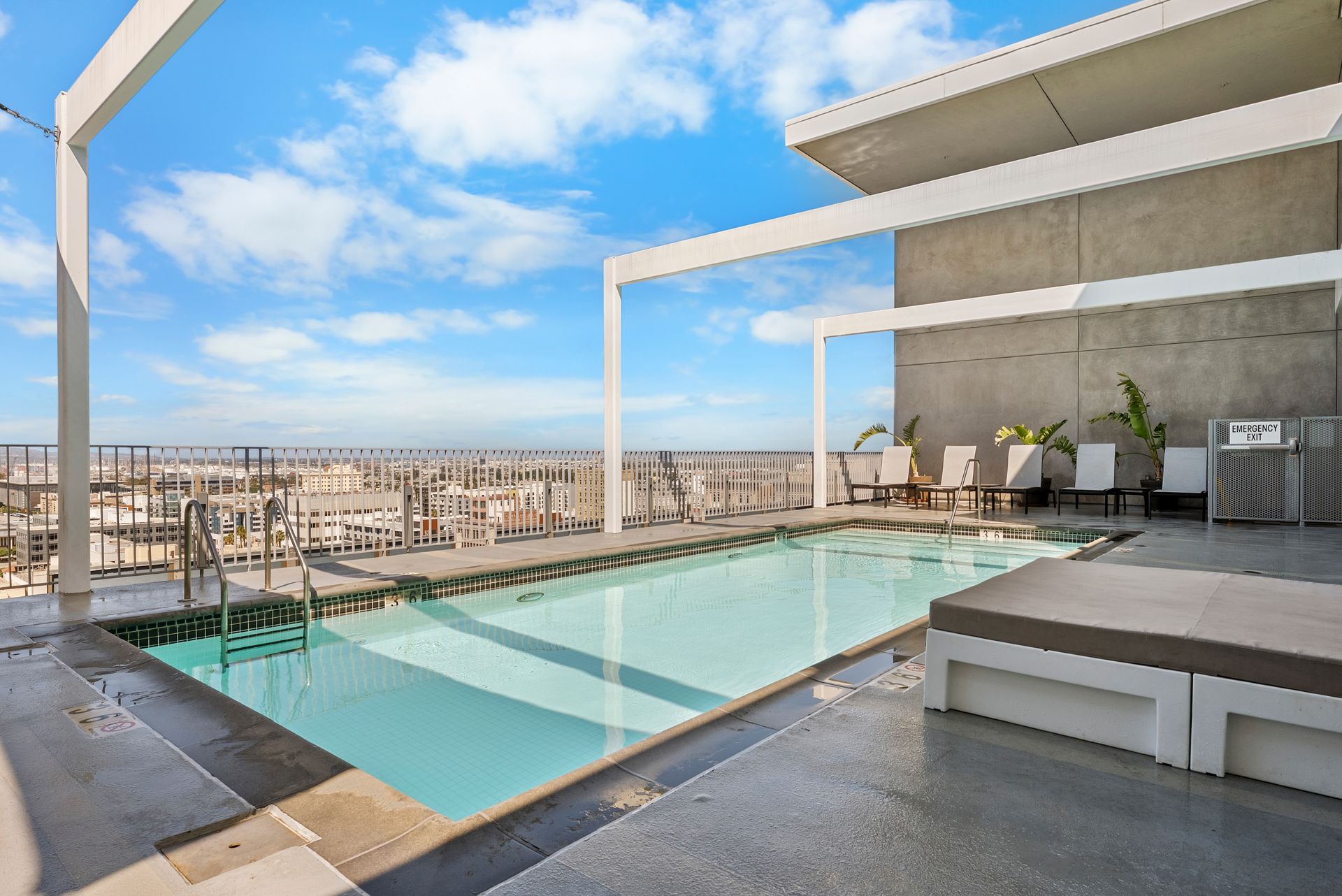 Long Beach Apartment: 100 Long Beach Blvd.