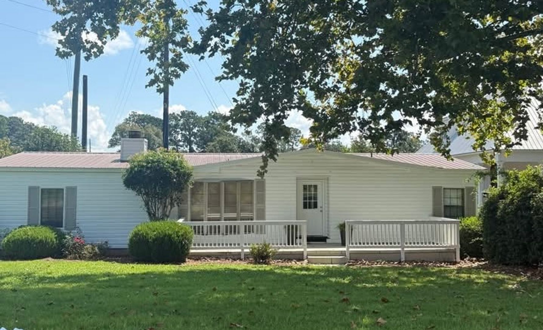 Warwick House: 1052 Flournoy Road
