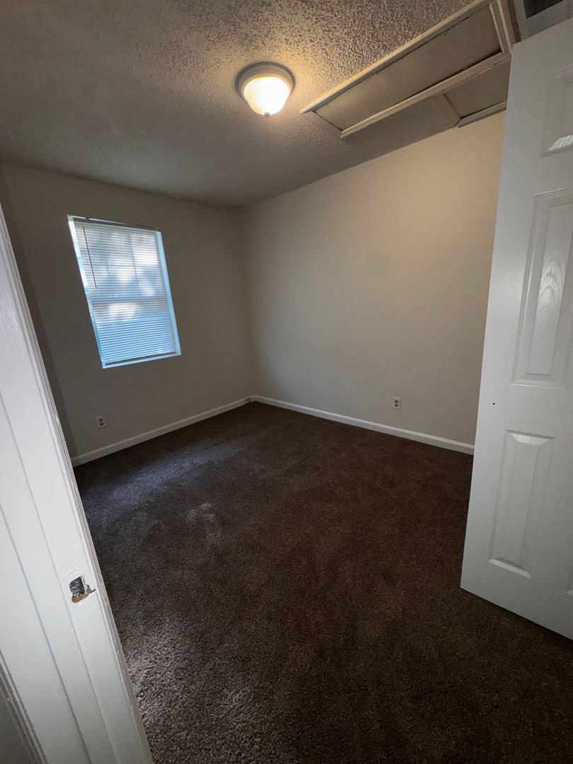 Camilla Apartment: 582 Green Gables Court