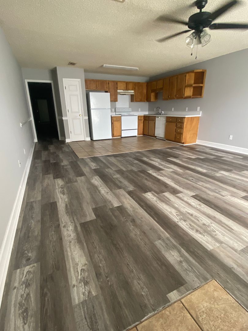 Leesburg Apartment: 128 Winding Way