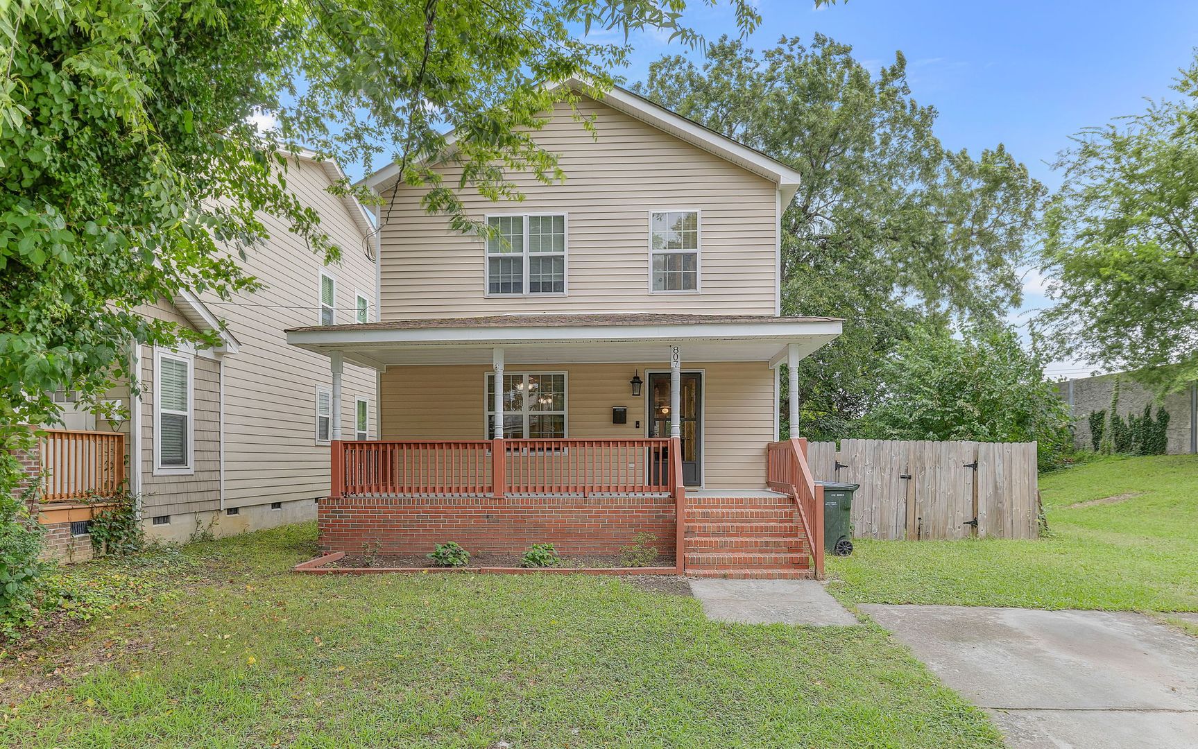 Norfolk House: 807 Thayor Street