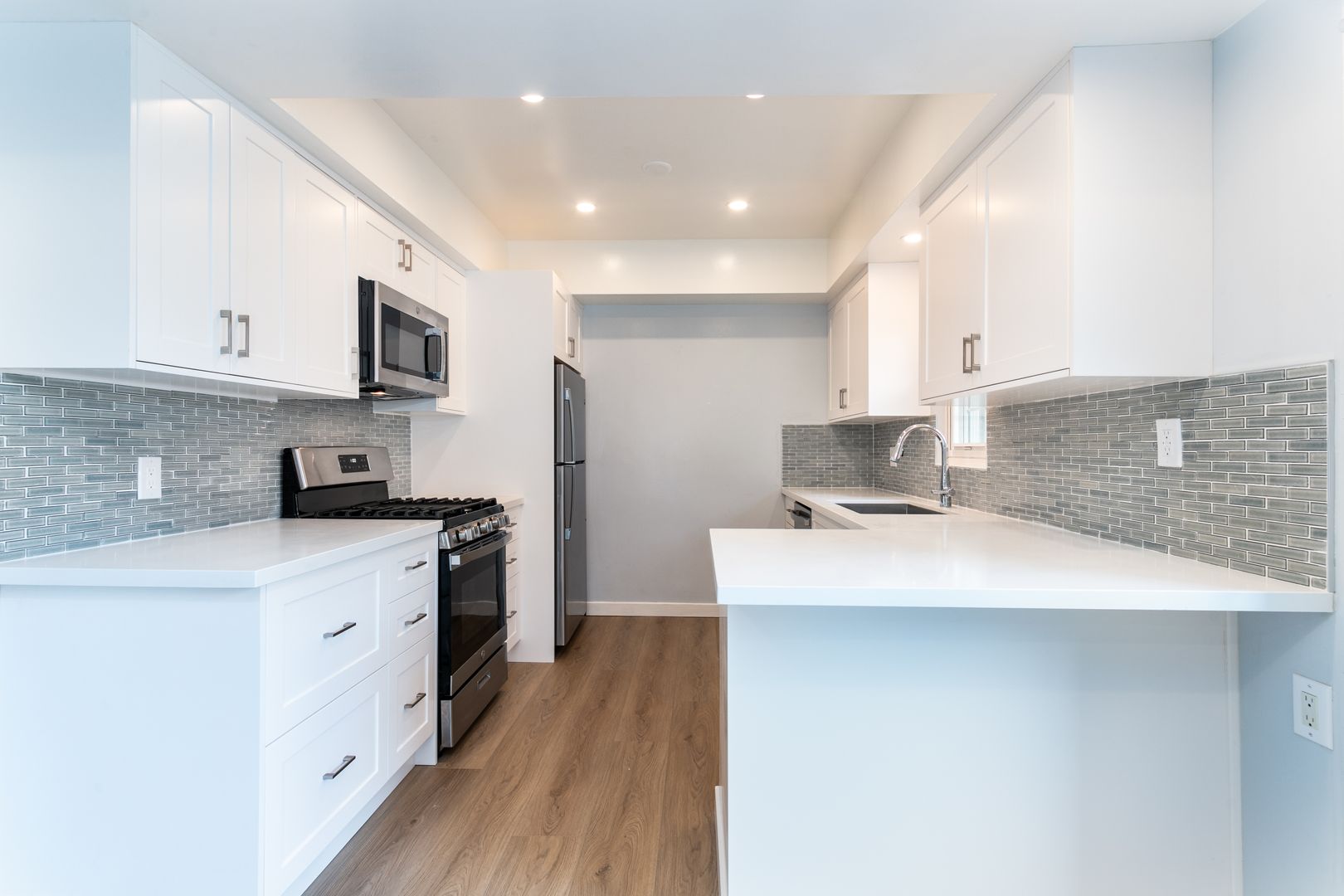 Playa Del Rey Apartment: 7718 Paseo Del Rey