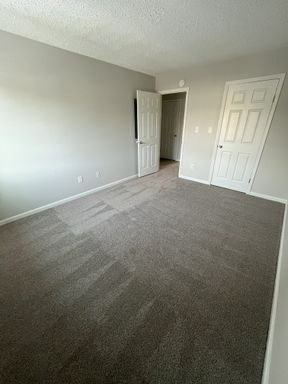 2 Bedroom, 1 Bathroom Apartment with Balcony
