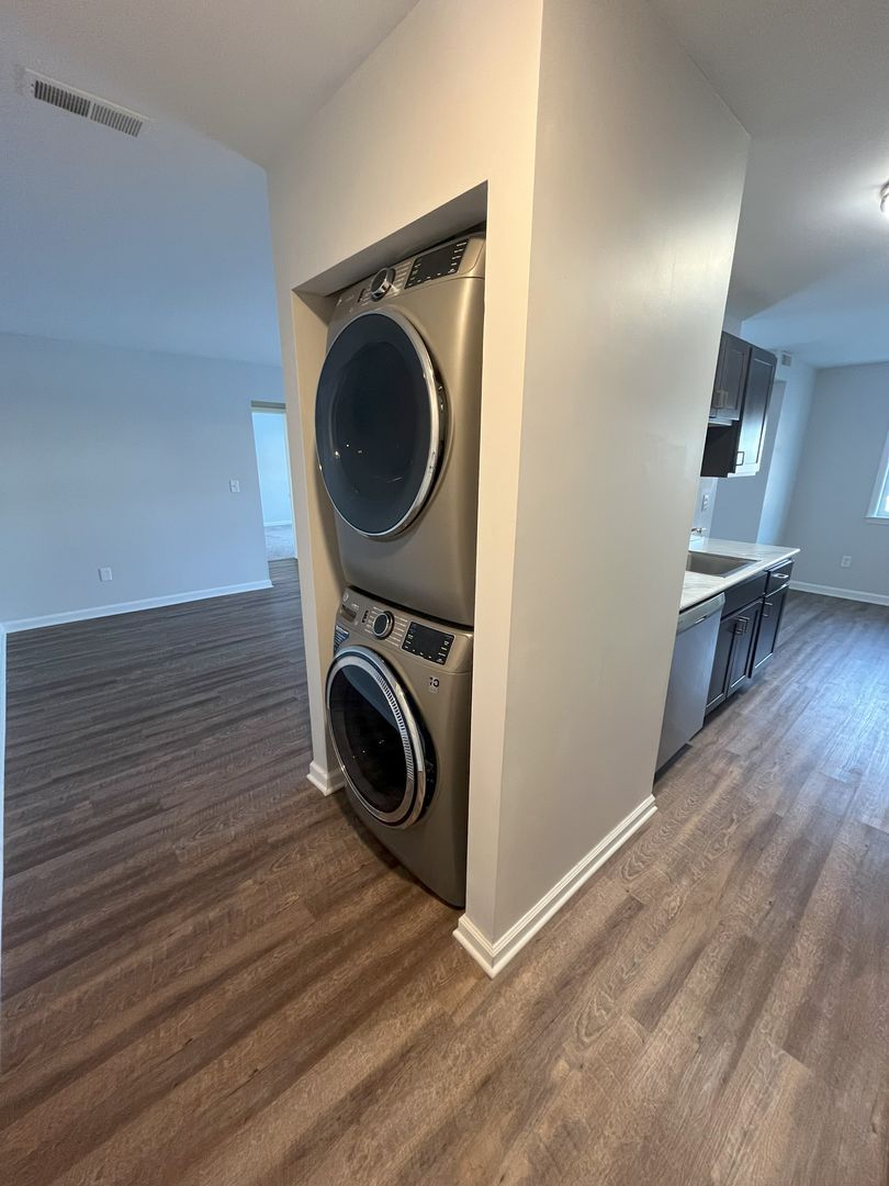 Delmar Apartment: 1 Juniper Drive