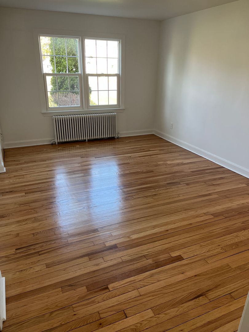 Delmar Apartment: Delmar Place