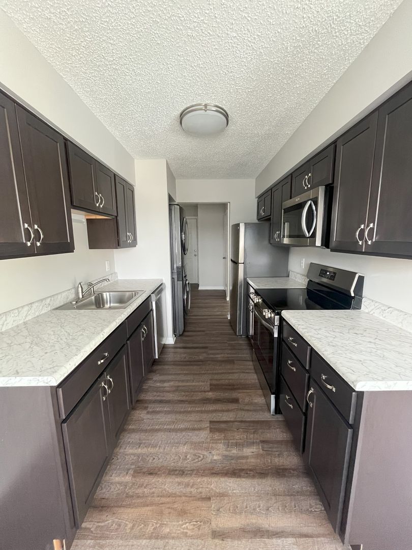 Delmar Apartment: 1 Juniper Drive