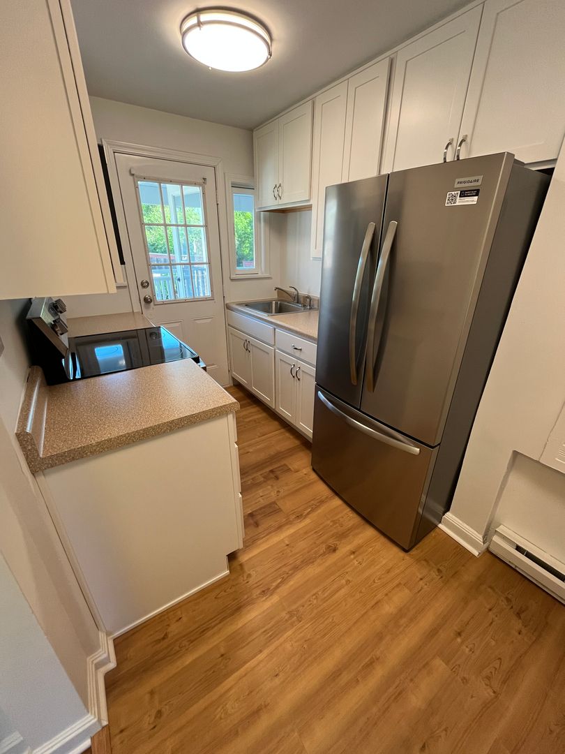 Delmar Apartment: Delmar Place