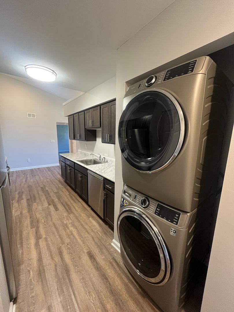 Delmar Apartment: 1 Juniper Drive