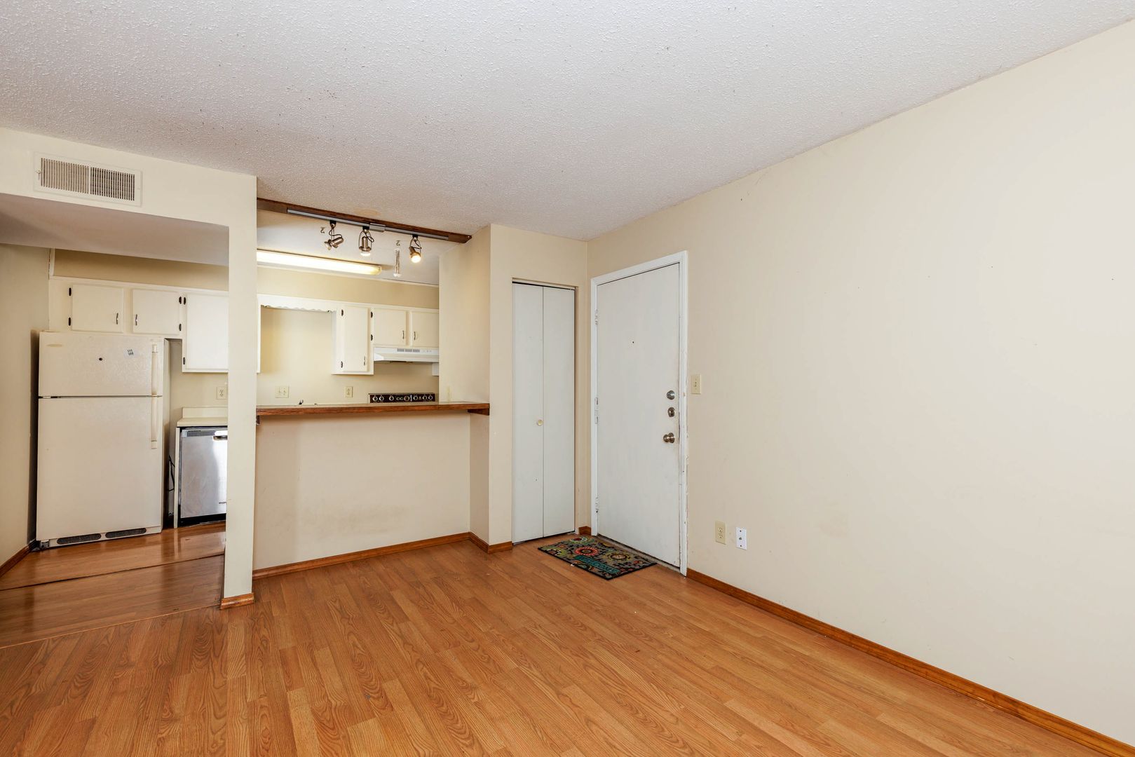 Birmingham Apartment: 401 Skyview Dr  - Unit 401D