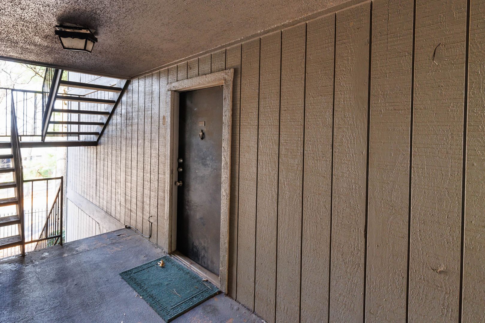 Birmingham Apartment: 401 Skyview Dr