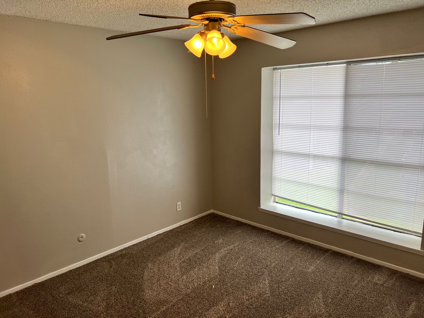 Longview Apartment: The Preserve Apartments