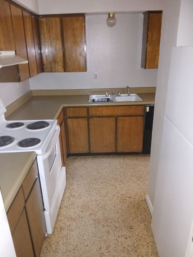 Longview Apartment: The Windsor Apartments