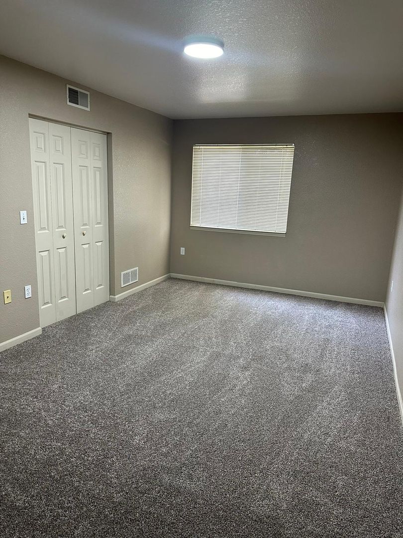 Manitowoc Apartment: 3723-3783 Mackert Street Manitowoc, WI 54220