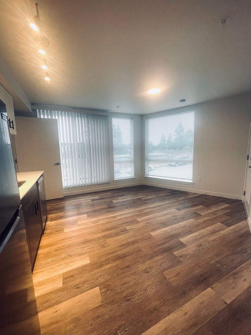 Seattle Apartment: 2222 SW Barton St