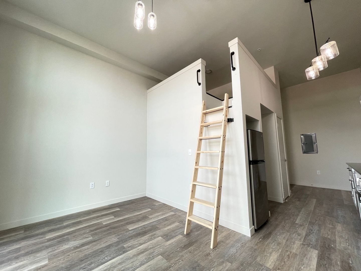 Seattle Apartment: 215 1st Ave N
