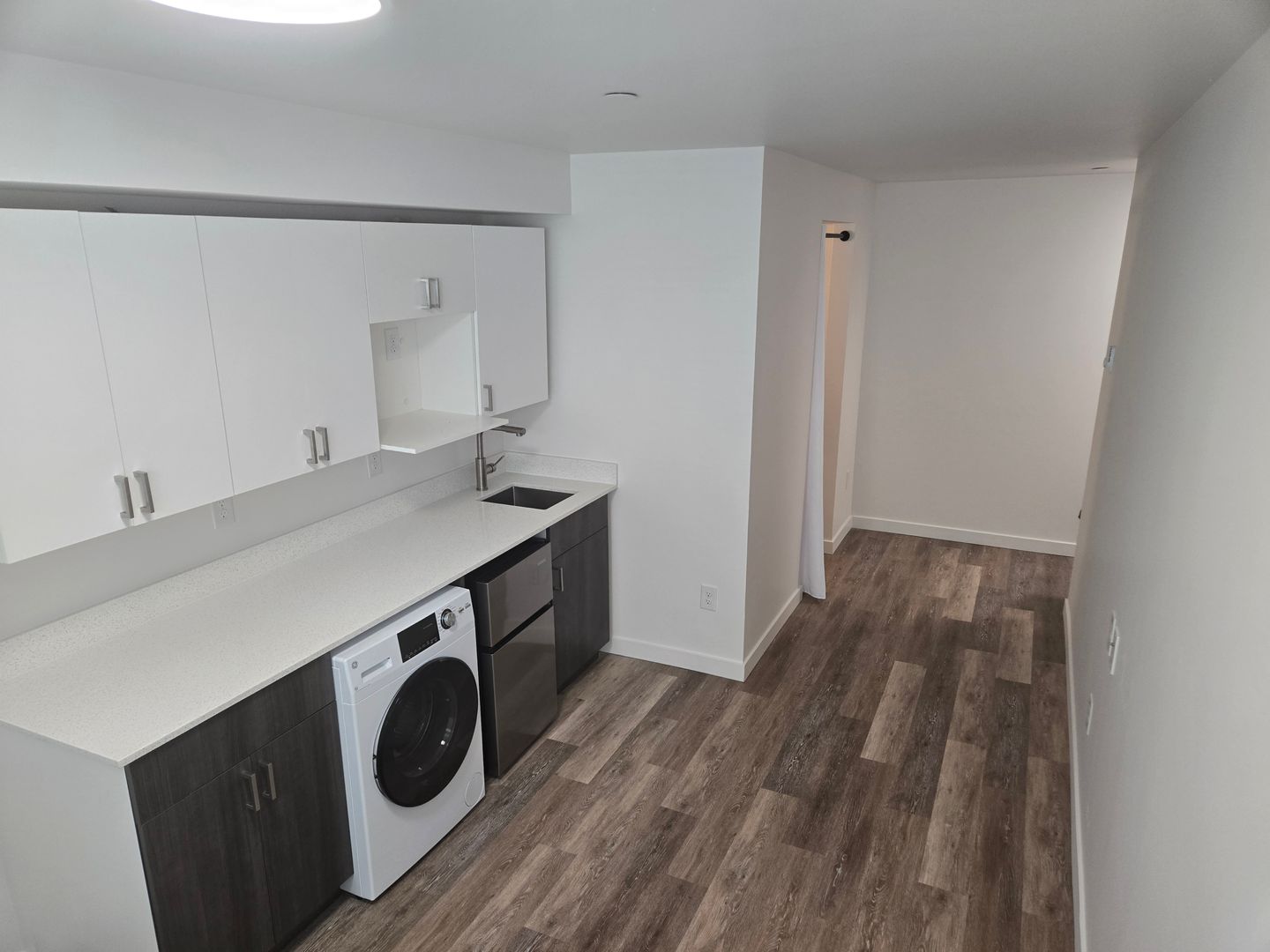 Seattle Apartment: 3050 SW Avalon Way