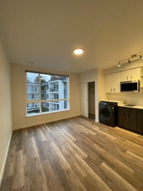 Centrally located, studio with a washer and dryer in the home! – photo 1